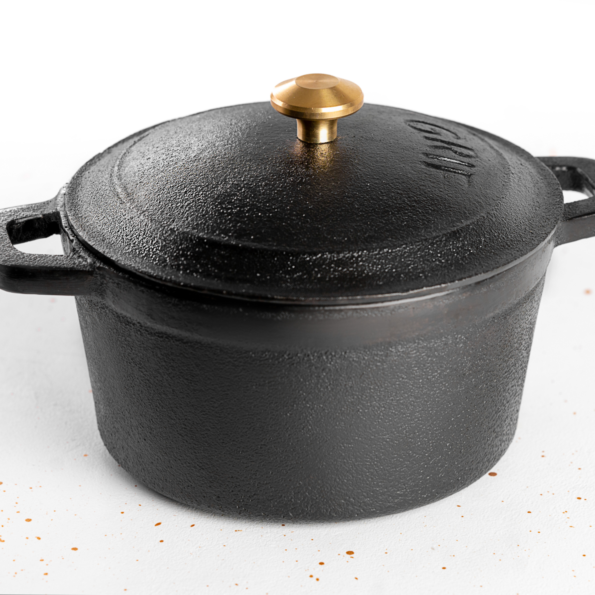 20 CM Round Dutch Oven by GRIF - Durable and Versatile Cooking Tool - Covered